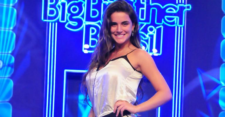 Musa do Big Brother Brasil 2012 revela que está grávida do primeiro filho