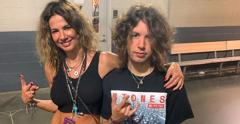 Luciana Gimenez vai ao show do ex, Mick Jagger, com o filho e impressiona com look ousado