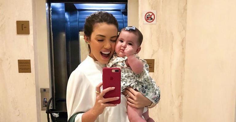 Mari Sampaio encanta web ao comemorar seis meses da filha