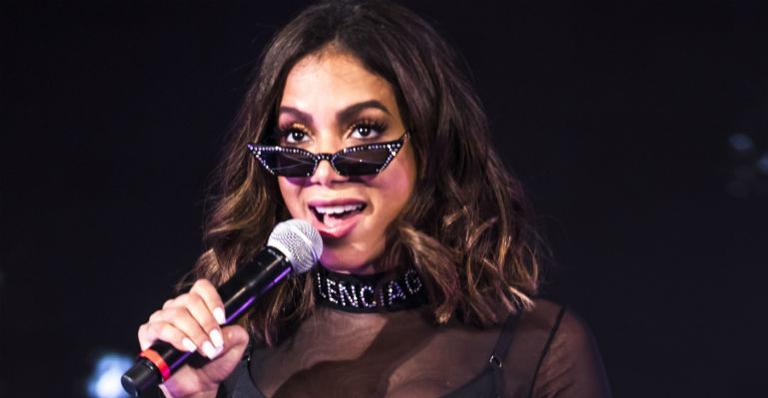 Anitta revela seus segredos da beleza para shows