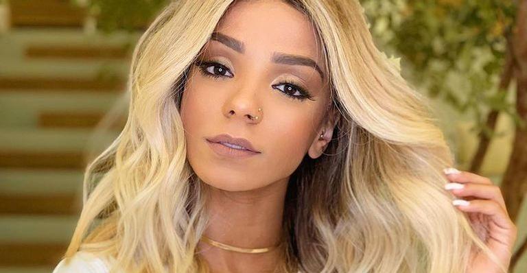 Namorada de Ludmilla usa look grifado de mais de R$11 mil durante viagem à Portugal