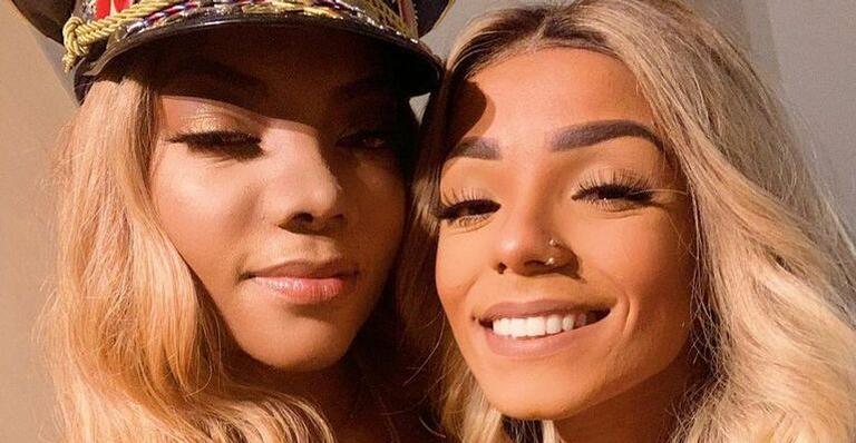 Ludmilla exibe corpão ao lado da namorada Brunna Gonçalves