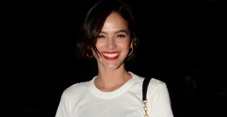 Bruna Marquezine aparece ao lado de bebê e explode o fofurômetro da web: ”Coisa linda da tia”