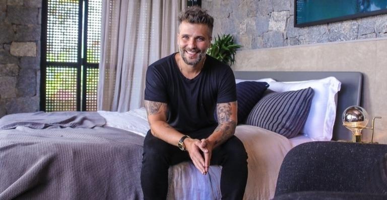 Com mais um filho, Bruno Gagliasso comemora Dia dos Pais: ”Ser pai transforma”