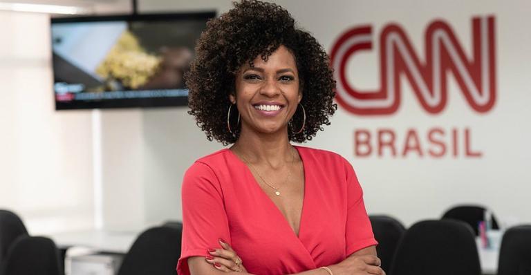 Jornalista Luciana Barreto, primeira âncora negra da CNN Brasil, se emociona após contratação
