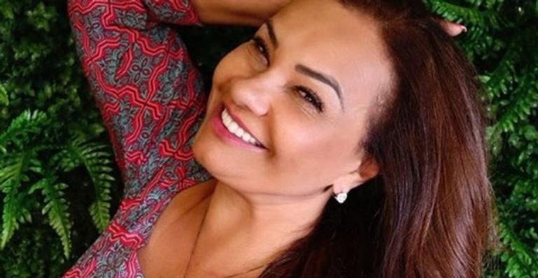 Solange Couto chama atenção ao posar com marido 30 anos mais jovem