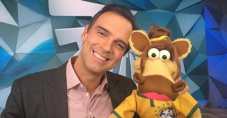 Tadeu Schmidt encanta com clique ao lado das filhas