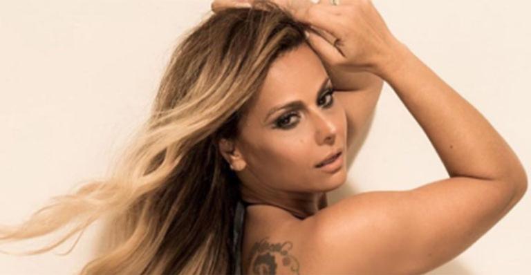 Viviane Araújo renova o bronze com biquíni mínimo e quase mostra demais