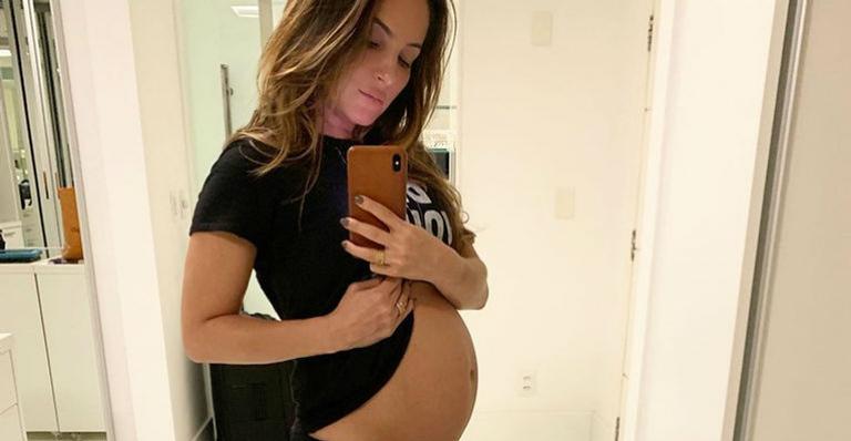 Atitude de marido de Claudia Leitte levanta suspeita de parto