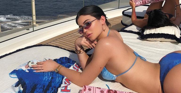 Kylie Jenner pula mais de vinte metros de altura: ”Estou com tanto medo”