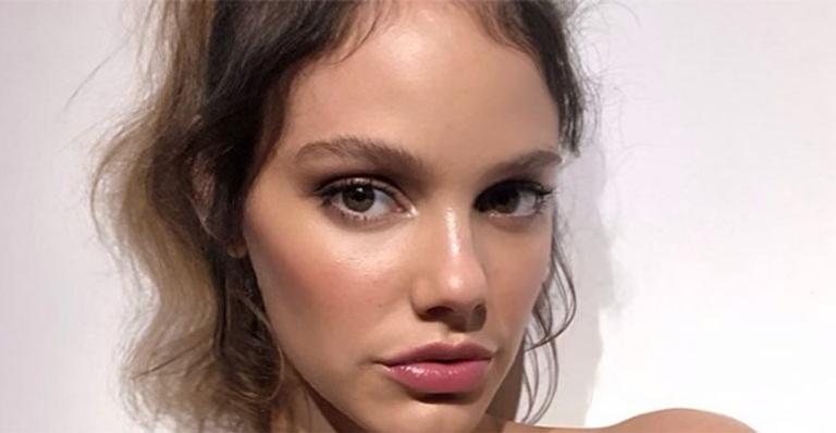 Laura Neiva posa com bebê e surpreende fãs: ”Já nasceu?!”