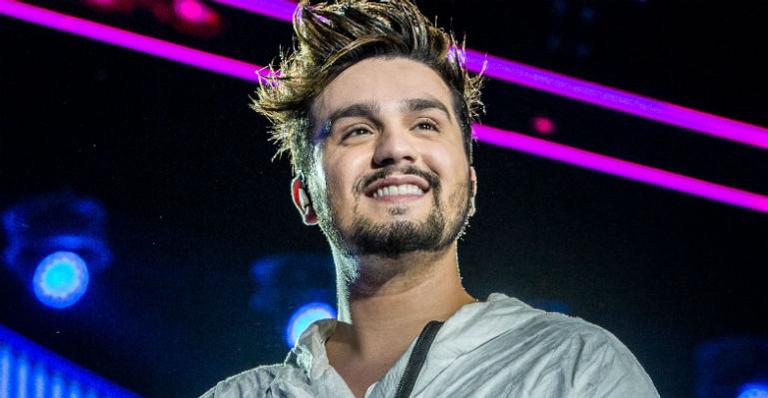 Luan Santana surge com look inusitado de inverno e vira piada entre seguidores