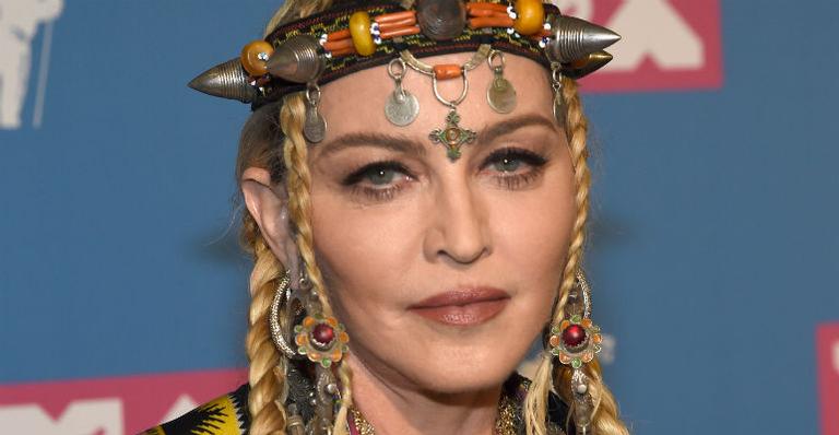Madonna impressiona com flexibilidade durante ensaios para turnê