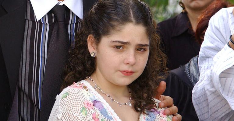 Ela cresceu! Ex-atriz mirim surpreende ao posar de biquíni
