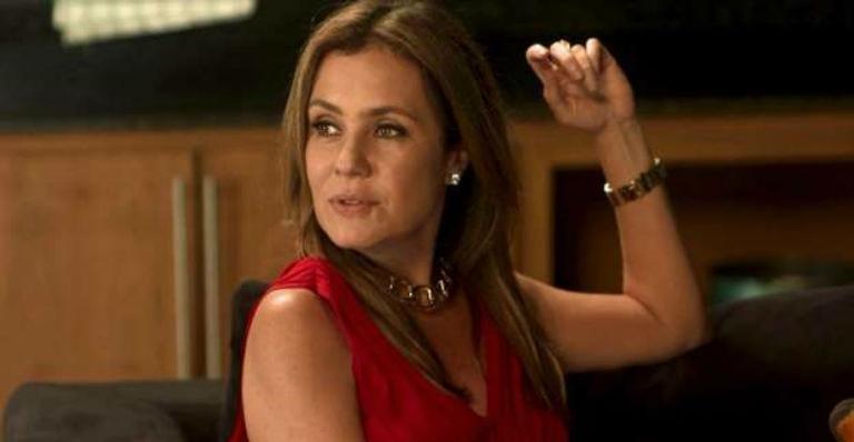 Adriana Esteves chama atenção ao mudar o visual para próxima novela