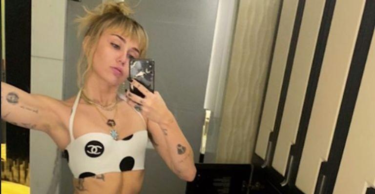 Miley Cyrus desabafa sentimentos obscuros em nova música após término: ”Tornou-se pó”