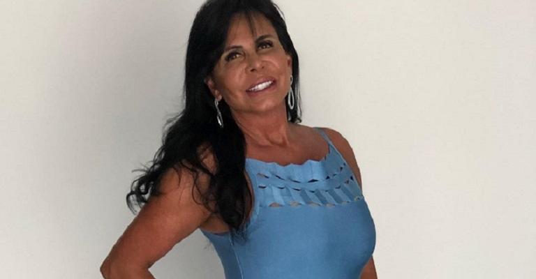 Bem humorada, Gretchen compartilha seu próprio meme e revela: ”Amo muito”