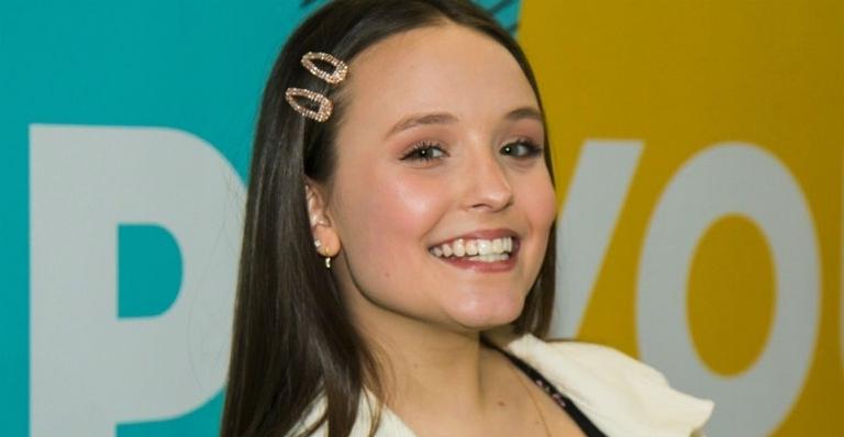 Larissa Manoela tira tempo para cuidar de si e manda mensagem motivacional aos fãs