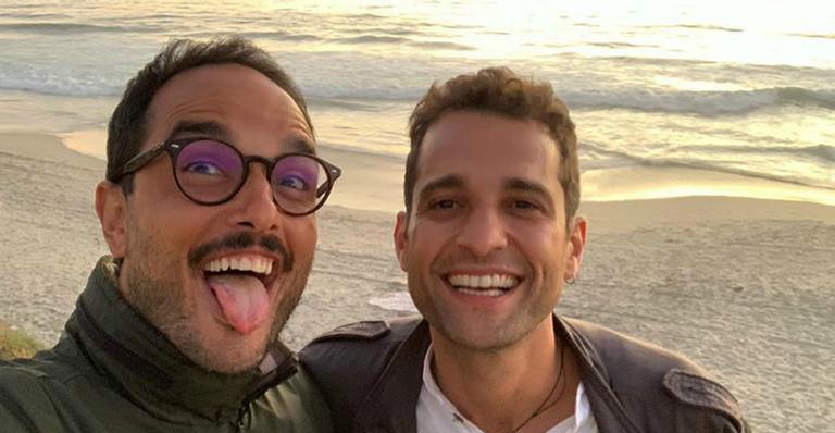 Léo Rosa faz tratamento de câncer no México acompanhado de ex-ator mirim Daniel Ávila