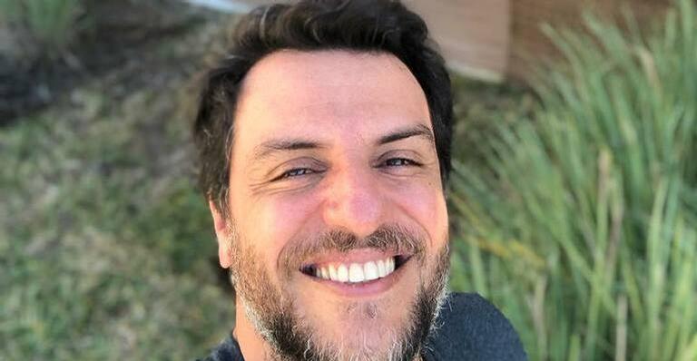 Rodrigo Lombardi faz rara aparição ao lado do irmão gato e deixa os fãs babando: ”Que genética”