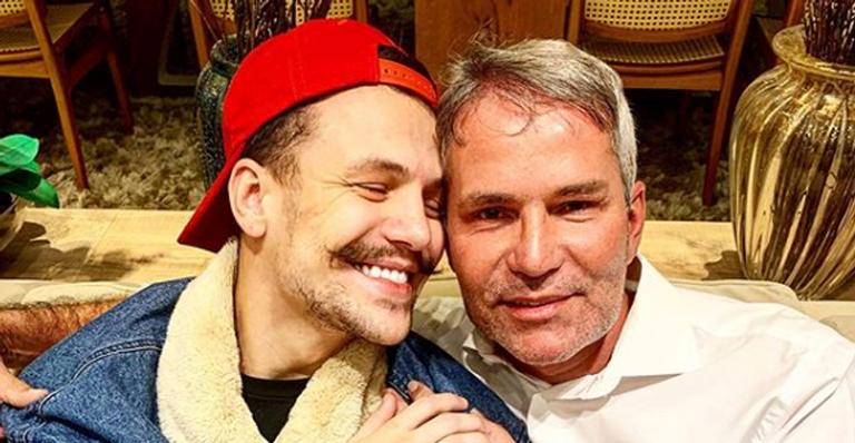 Pai de Saulo Poncio compartilha foto do neto e ironiza boatos de traição