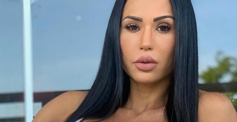 Após boatos de amante e traição, Gracyanne Barbosa janta com Belo no Rio