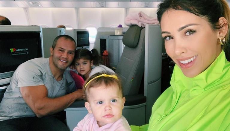 Bella Falconi posta vídeo de filha ‘Teca’ lambuzada de bolo e encanta internautas: ”Coisa linda”