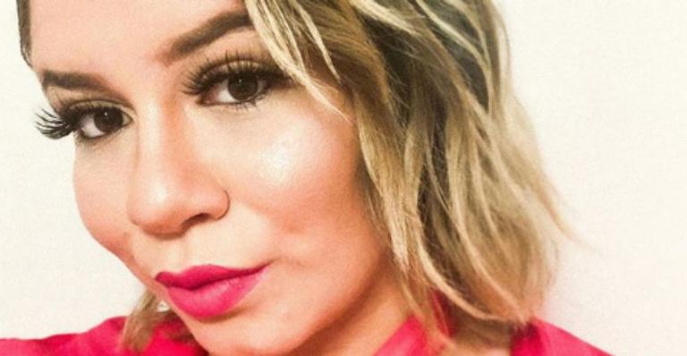 Grávida de três meses, Marília Mendonça posta foto de inchaços no corpo