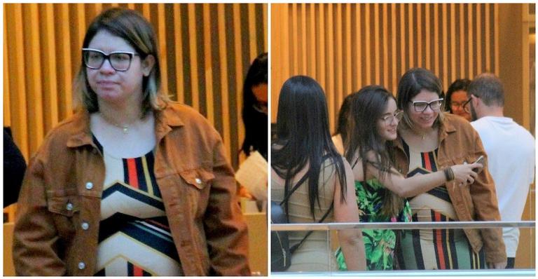 Simpática, Marília Mendonça tira foto com fãs durante passeio no shopping