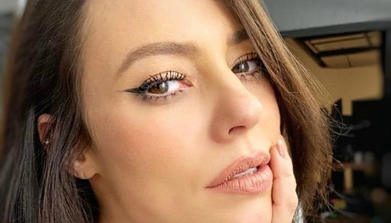 Paolla Oliveira compartilha selfie ousada e recebe elogios: ”Deus no céu e Paolla na terra”