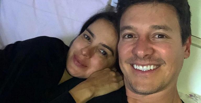 Rodrigo Faro compartilha momento íntimo com a esposa Vera Viel: ”Embaixo da coberta com ela”