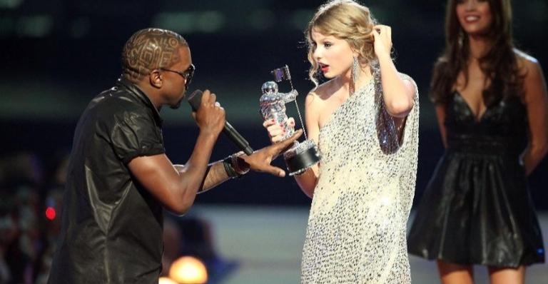 Produtores revelam bastidores da treta entre Kanye West e Taylor Swift no VMA: ”Beyoncé chorou”
