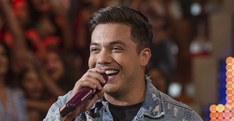 Wesley Safadão leva os filhos para o palco durante ensaio