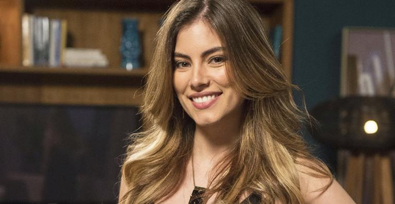 Bruna Hamú comemora sua estreia na novela ‘A Dona do Pedaço’