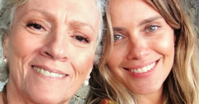 Carolina Dieckmann recebe apoio de muitas celebridades após anunciar morte da mãe