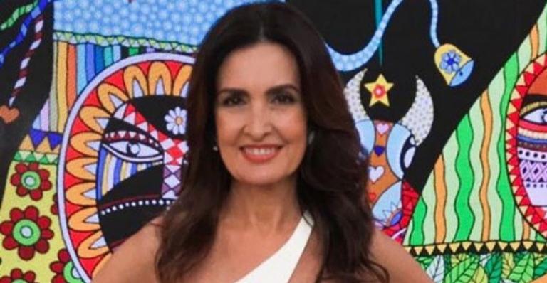 Após ofensa de Jair Bolsonaro, Fátima Bernardes elogia primeira dama da França: ”Corajosa”