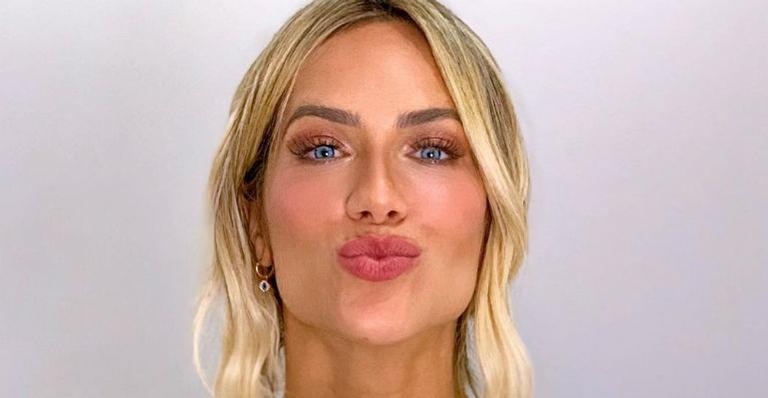 Giovanna Ewbank aumenta a temperatura posando de topless