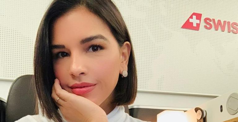 Mariana Rios surpreende os fãs ao postar foto vestindo apenas uma toalha: ”Mais linda do Brasil”