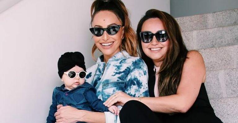 Irmã de Sabrina Sato explode o fofurômetro ao mostrar Zoe em momento fofíssimo com os primos