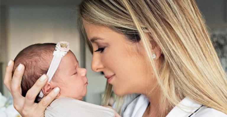 Ticiane Pinheiro surge em momento íntimo com Manu e encanta seguidores