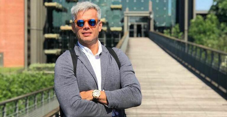 Otaviano Costa compartilha foto apenas das filhas e encanta com registro