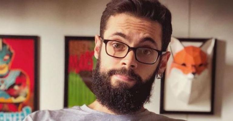 Cauê Fabiano se despede do Encontro e ganha presente de Fátima Bernardes