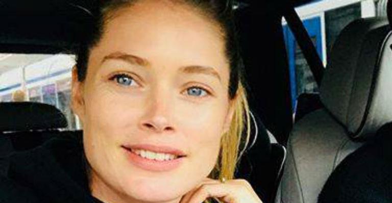 Angel Doutzen Kroes posta foto nua na web e recebe elogios