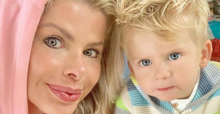 Karina Bacchi devora guloseimas com o filho: ”Choque na dieta”
