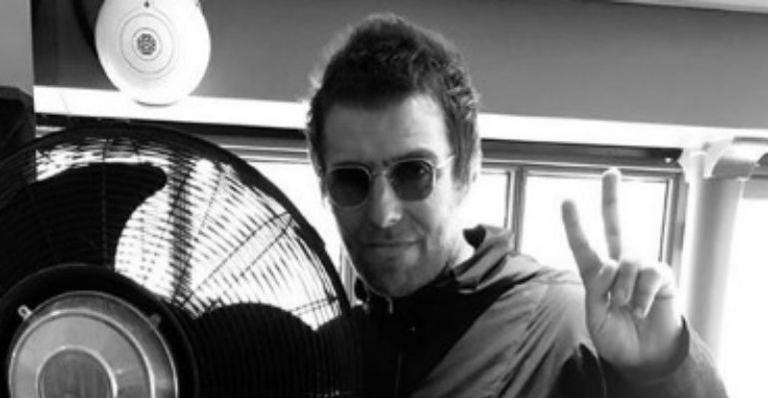Liam Gallagher alfineta Noel Gallagher em aniversário de 10 anos do fim da banda Oasis