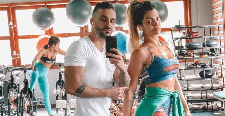 Após ser criticada por calça muito apertada, Kelly Key é defendida pelo esposo: ”Muito mimimi”