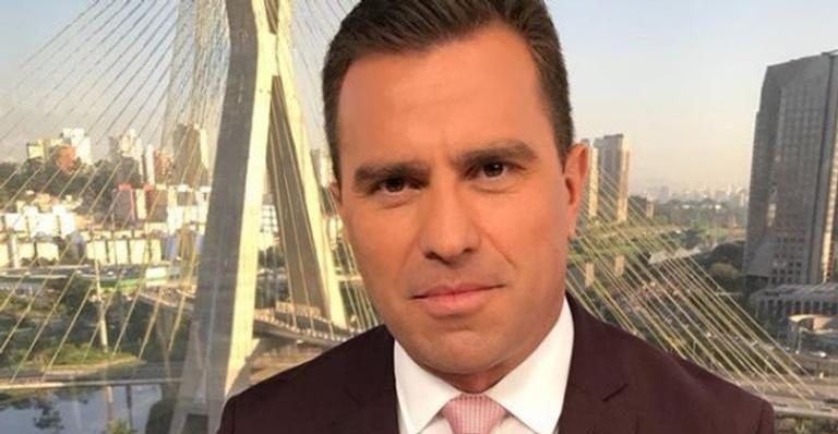 Terno de Rodrigo Bocardi causa polêmica no ‘SPTV’ e jornalista se defende no ar