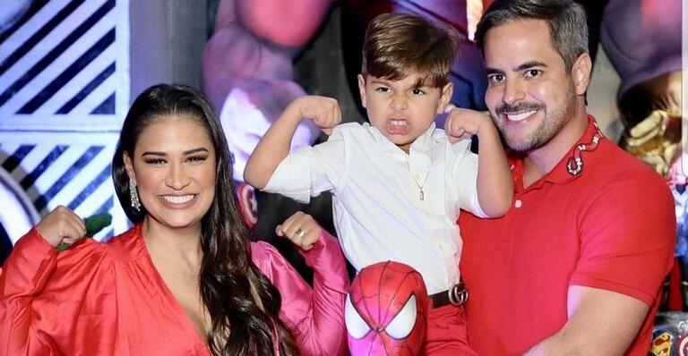 Marido de Simone comemora aniversário em mansão de Orlando e revela mudança da família para os EUA