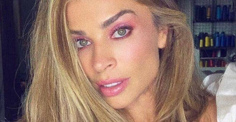 Grazi Massafera edita corpo em foto, web repara e ela reposta sem Photoshop : ”Muito melhor!”