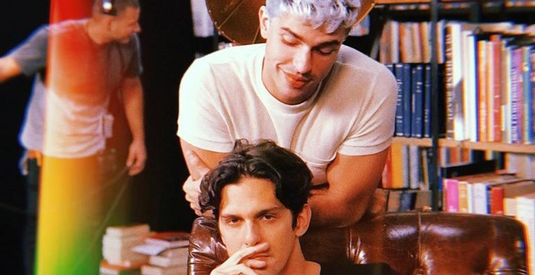 Internautas comemoram naturalidade após beijo gay em novela: ”Como qualquer outro”